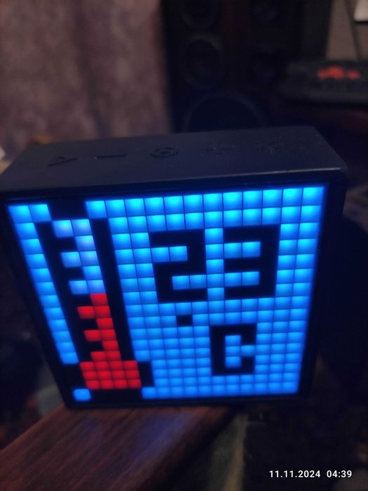 Портативная блютуз супер колонка Divoom TimeBox-Evo