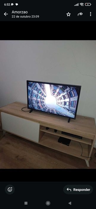 Base tv Damien 2JR - Em ótimo estado