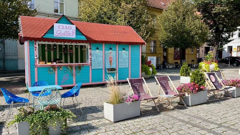 Domek gastronomiczny drewniany lodziarnia foodtruck
