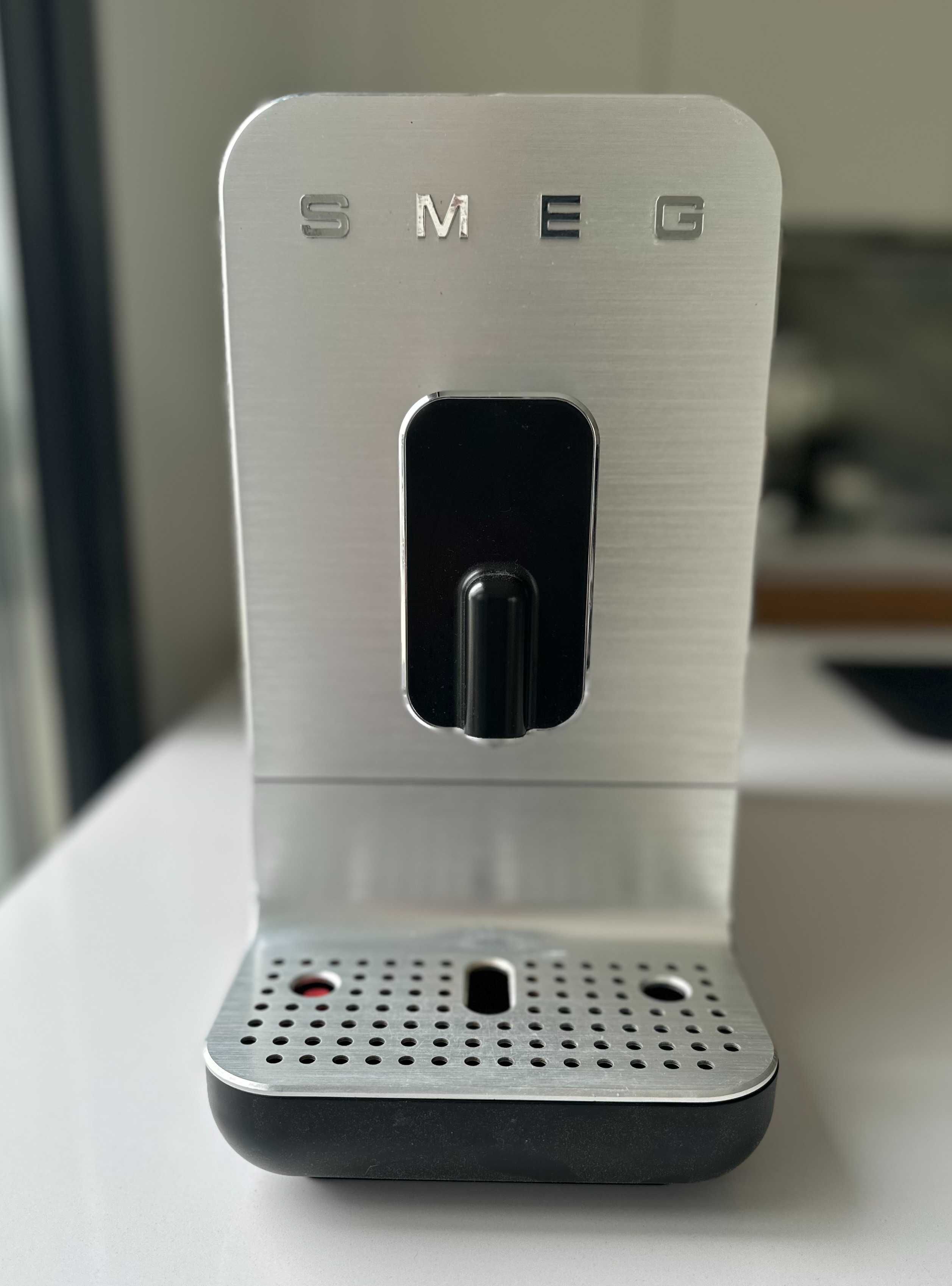 Máquina Café Automática Smeg