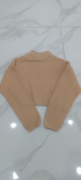 Стильний светр бежевий