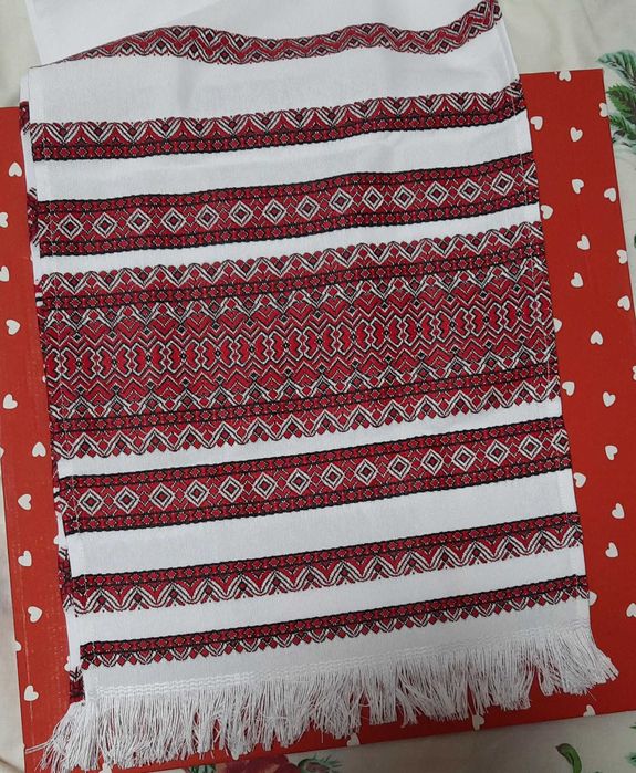 Весільна сукня, фата, бокали, свічки, рушники,