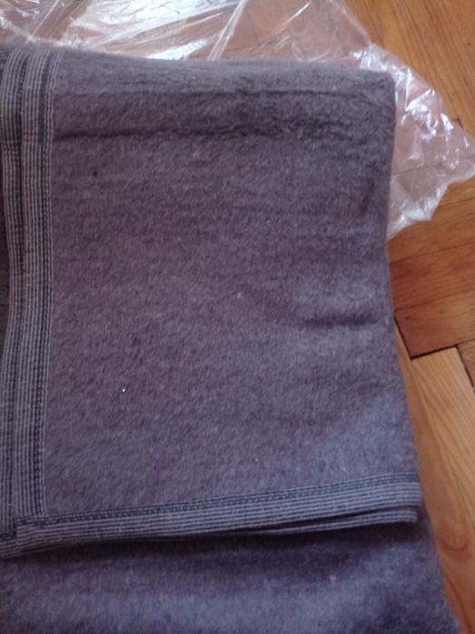 Продам шерстяные одеяла  1 шт