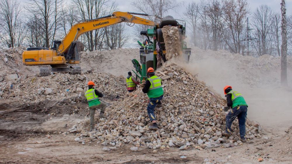 Демонтаж бетону складу ангару, демонтаж полов криші, ручний демонтаж
