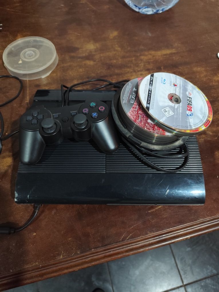 Consola PS3 com + de 20jogos,funcionar perfeito/aceito troca de telemó