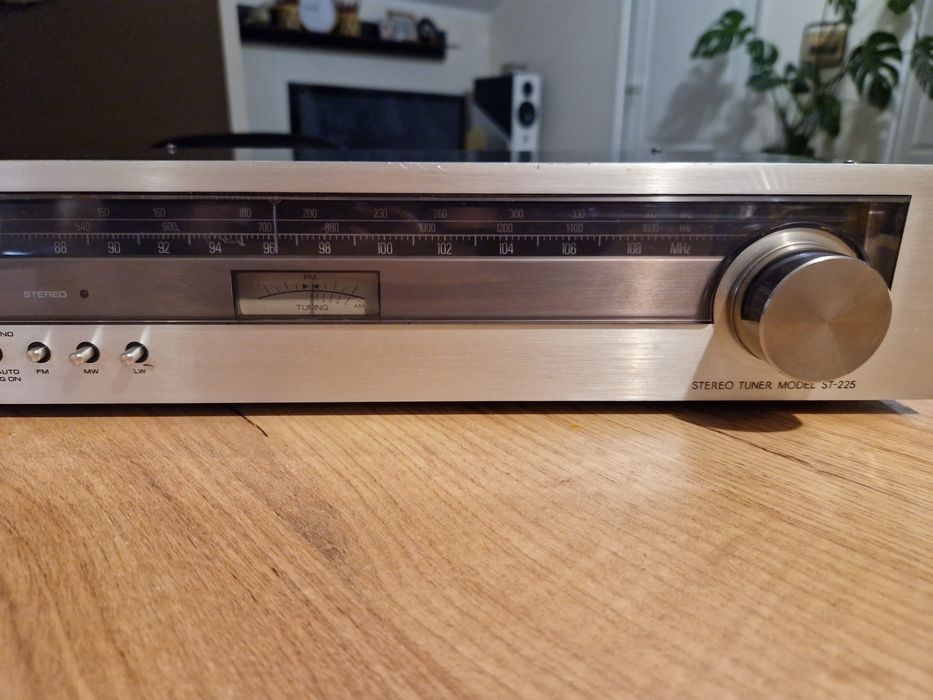 Tuner toshiba  ST-225 vintage  retro