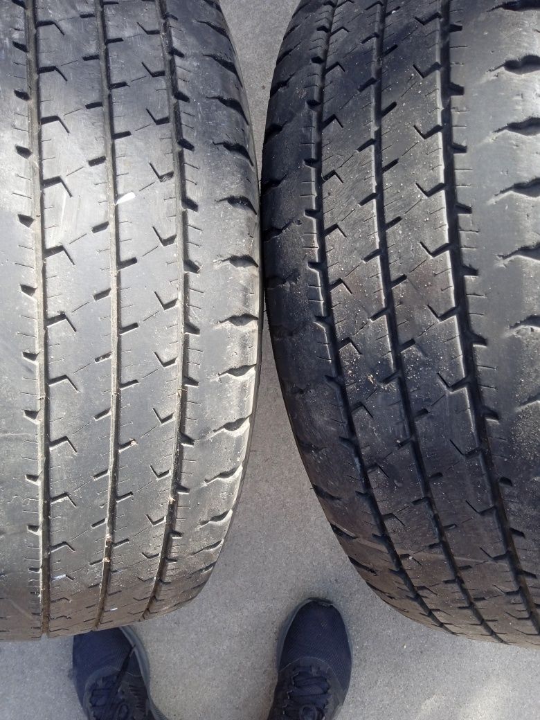 Vendo 2 pneus 215/70/15