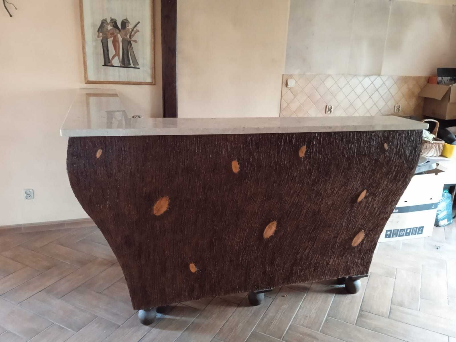 Barek salonowy bar drewniany blat marmur półki wieszak kieliszki