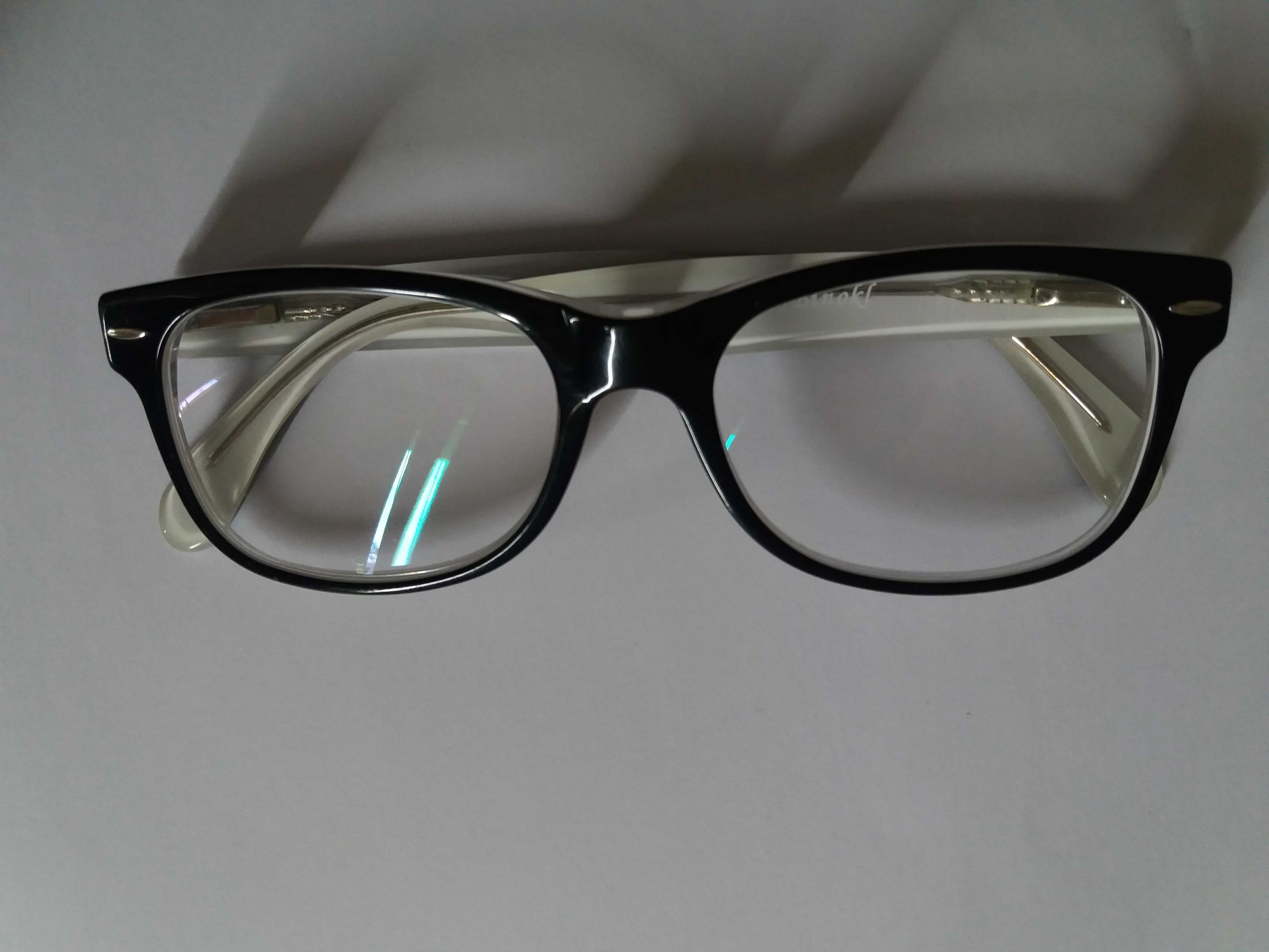 Okulary korekcyjne, oprawki Binokl