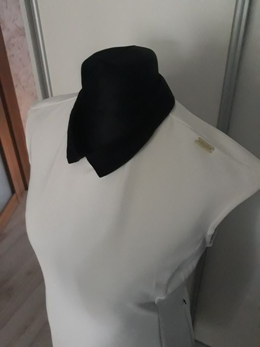 Śmietankowe sukienka z kolnierzykiem L