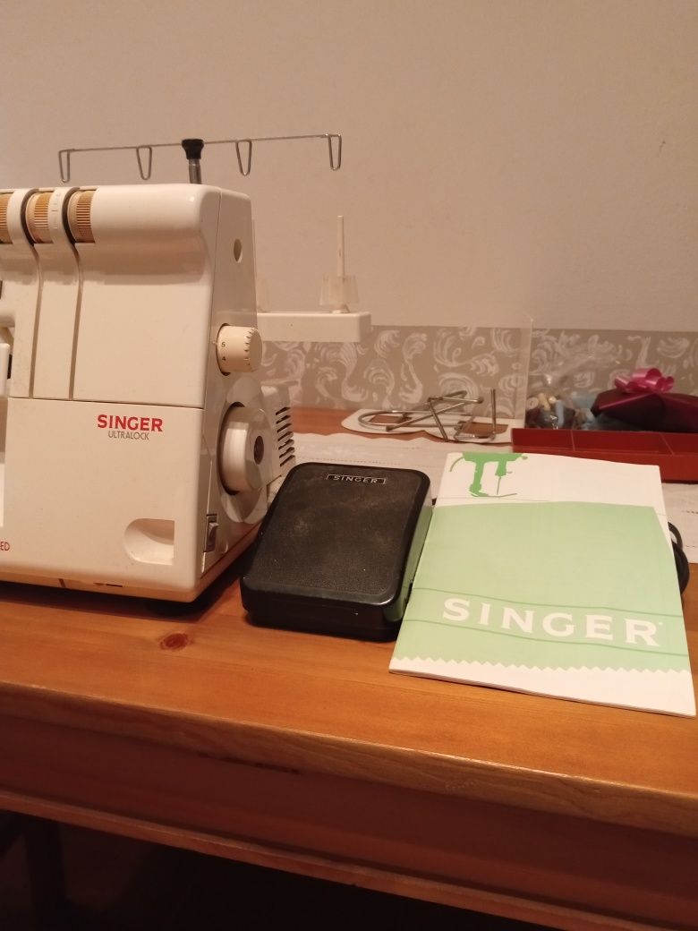 Máquina Costura Overlock Portátil SINGER Ultralock