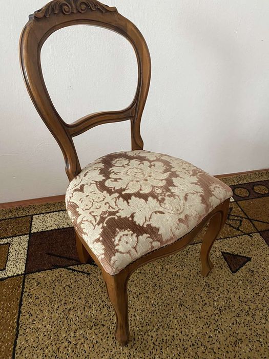 Продам елегантні стільці в стилі модерн.