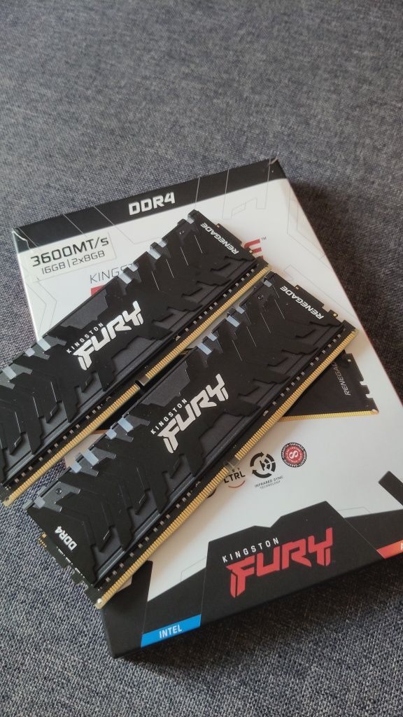 Pamięć RAM Kingston Fury Renegade DDR4 16 GB 3600 MHz LED komplet