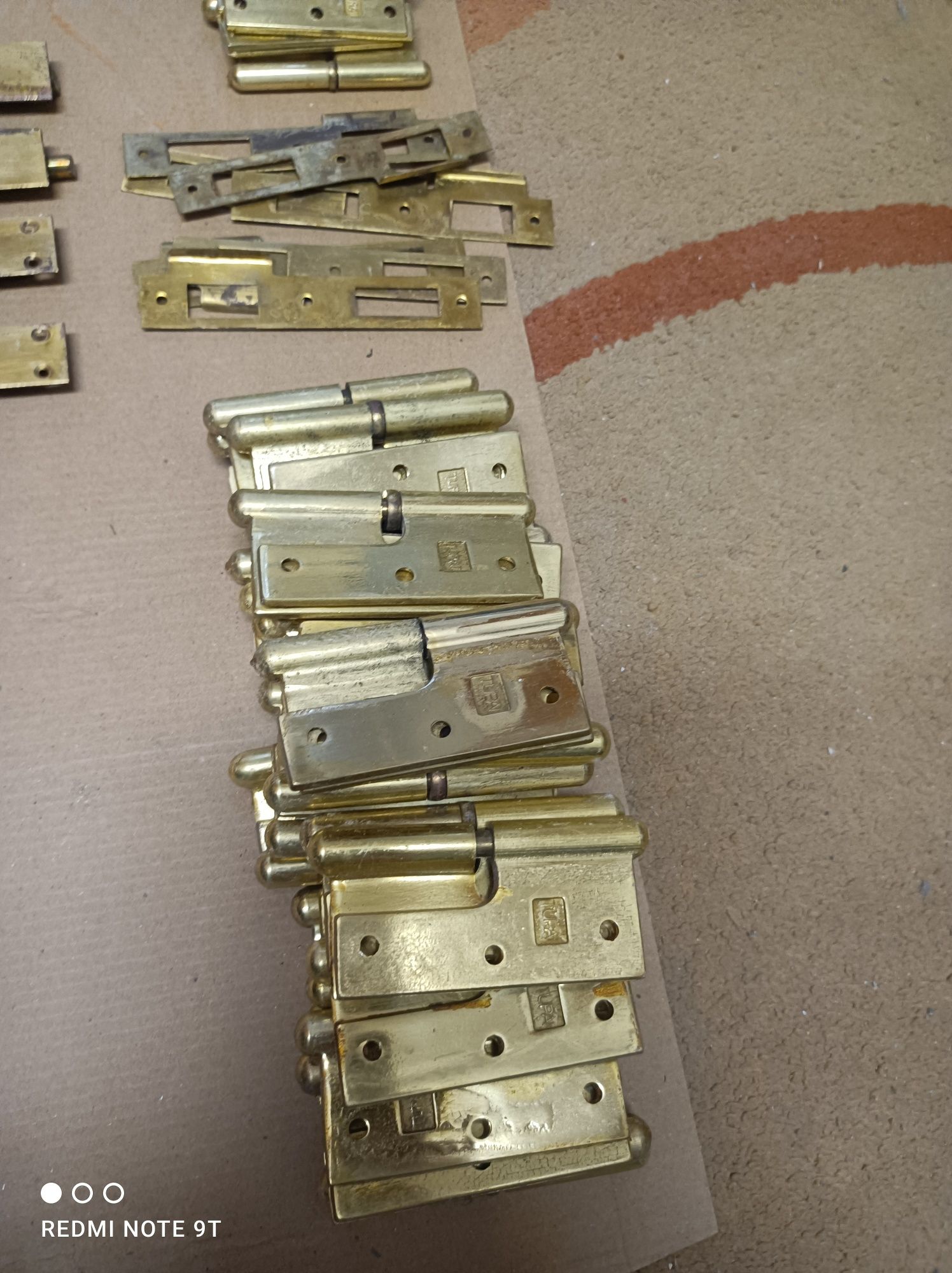 Ferragens TUPAI  para portas e roupeiros