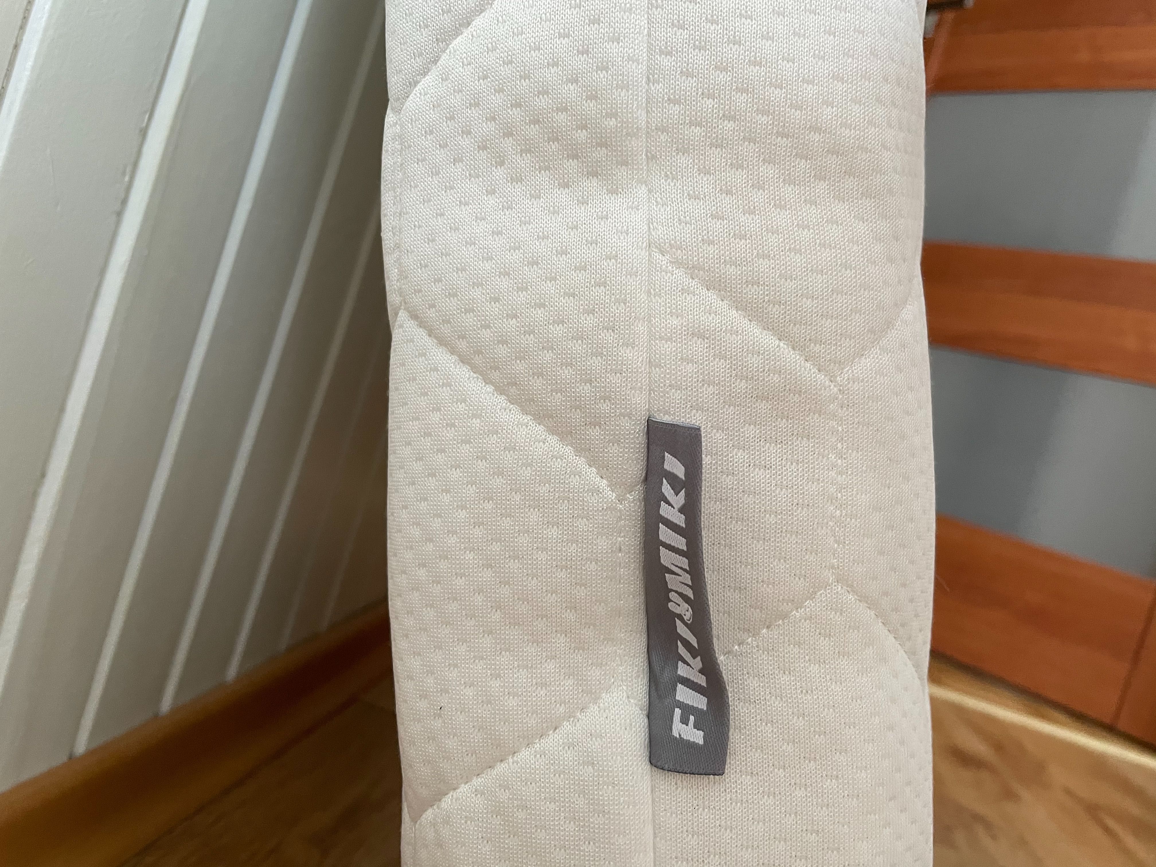 Materac do dziecięcego łóżeczka