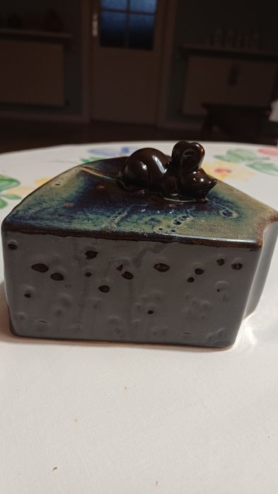 Ceramiczny  pojemnik na ser
