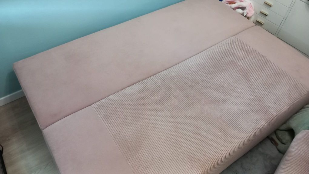 Sofa trzyosobowa Leon rozkładana z pojemnikiem różowa