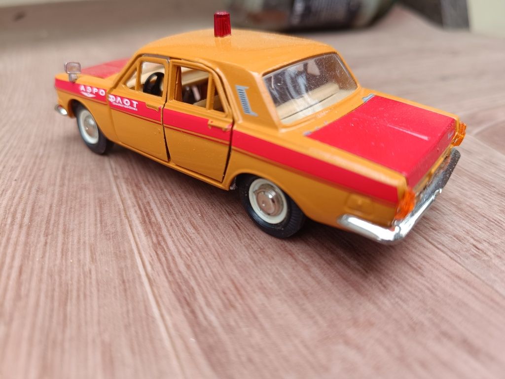 Продам модель газ 2401. Масштаб 1:43