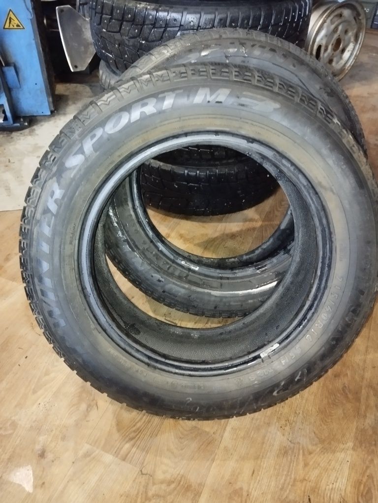 Зимові шини Dunlop 215/60/16