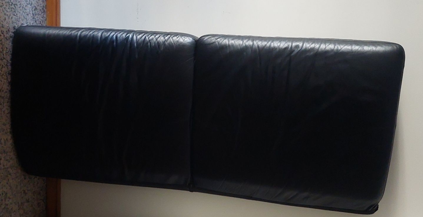 Sofá-cama preto couro - IKEA