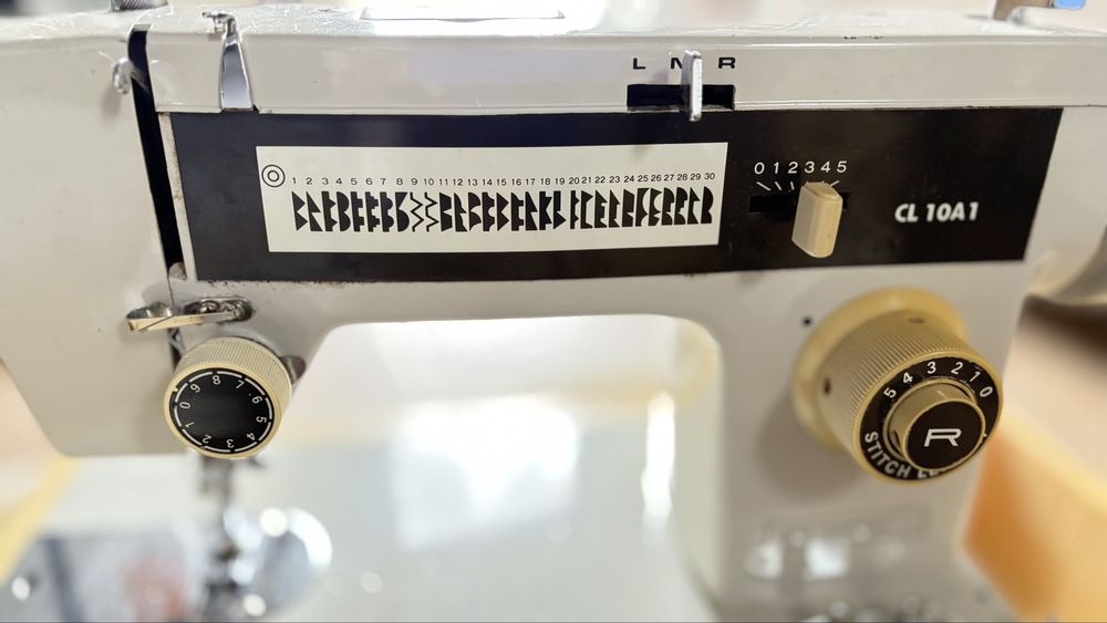 Maquina costura Oliva