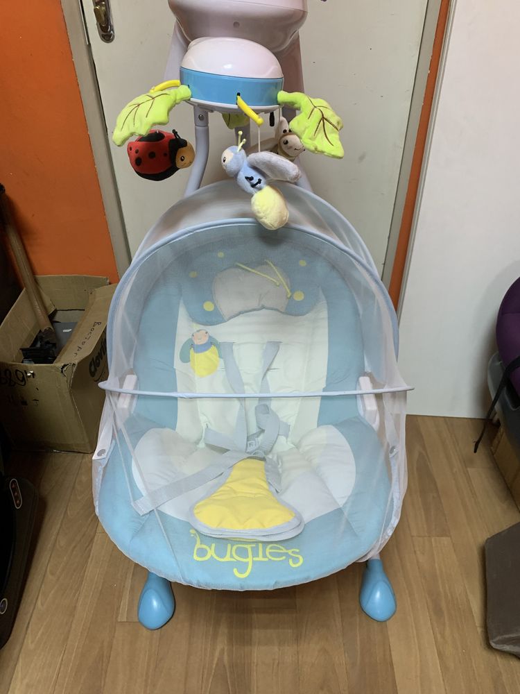 Укачивающий центр Caretero Buggies качелька отличное состояние