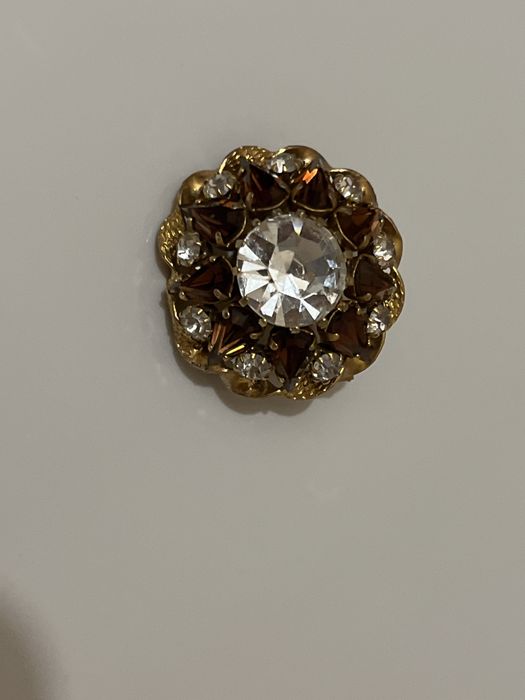 Broche vintage em tons de dourado e prateado