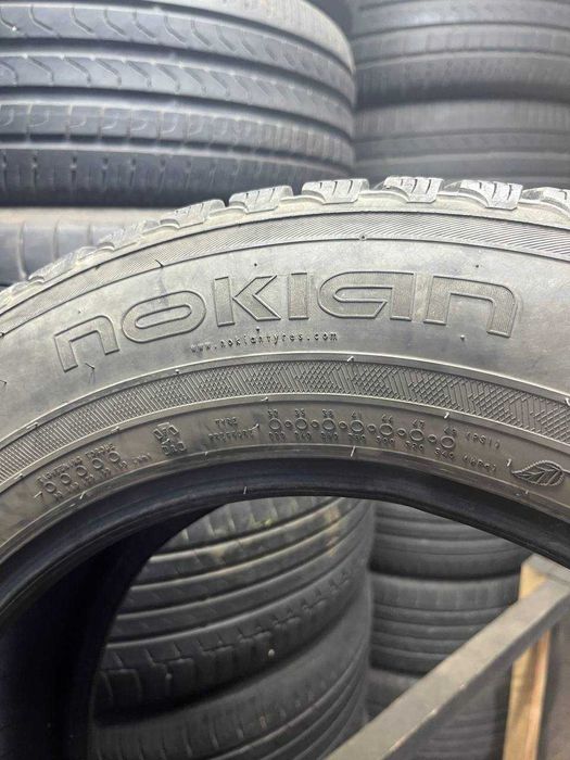 225/65 R17 Nokian пара зима