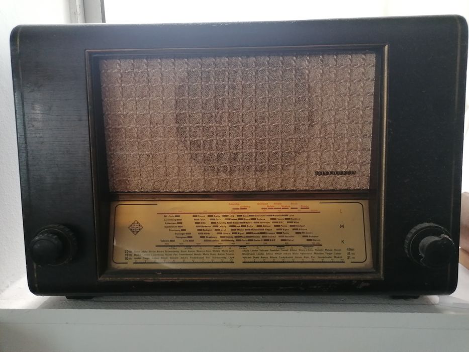 rádio de válvulas Telefunken
