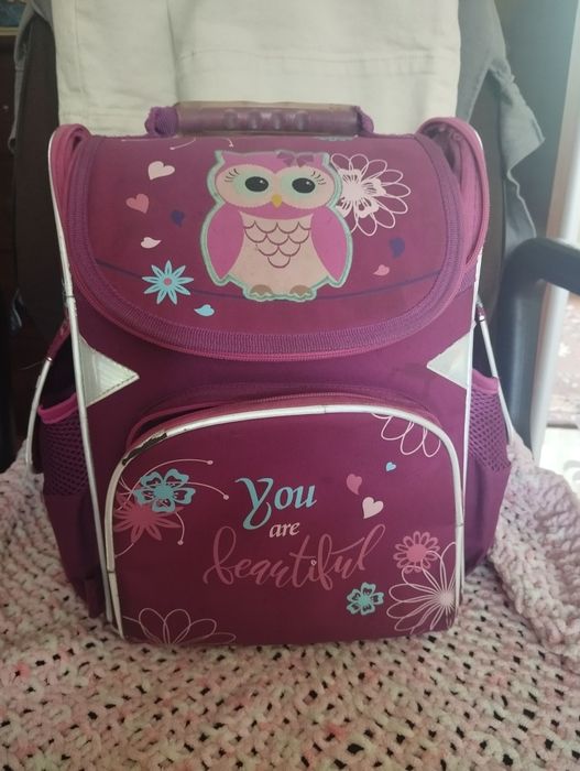 Портфель, рюкзак до школи