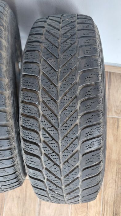 Opony zimowe na felgach stalowych Opel R 13 175/70 2 szt