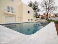 Moradia T5 isolada com piscina e garagem - perto da Praia Verde
