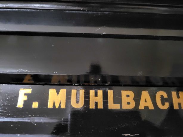 Pianino F. Muhlbach