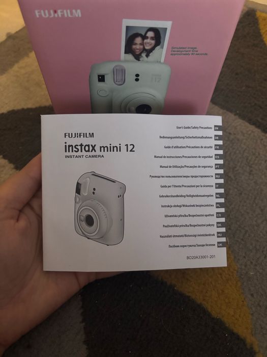 Instax mini 12 c/capa e caixa original