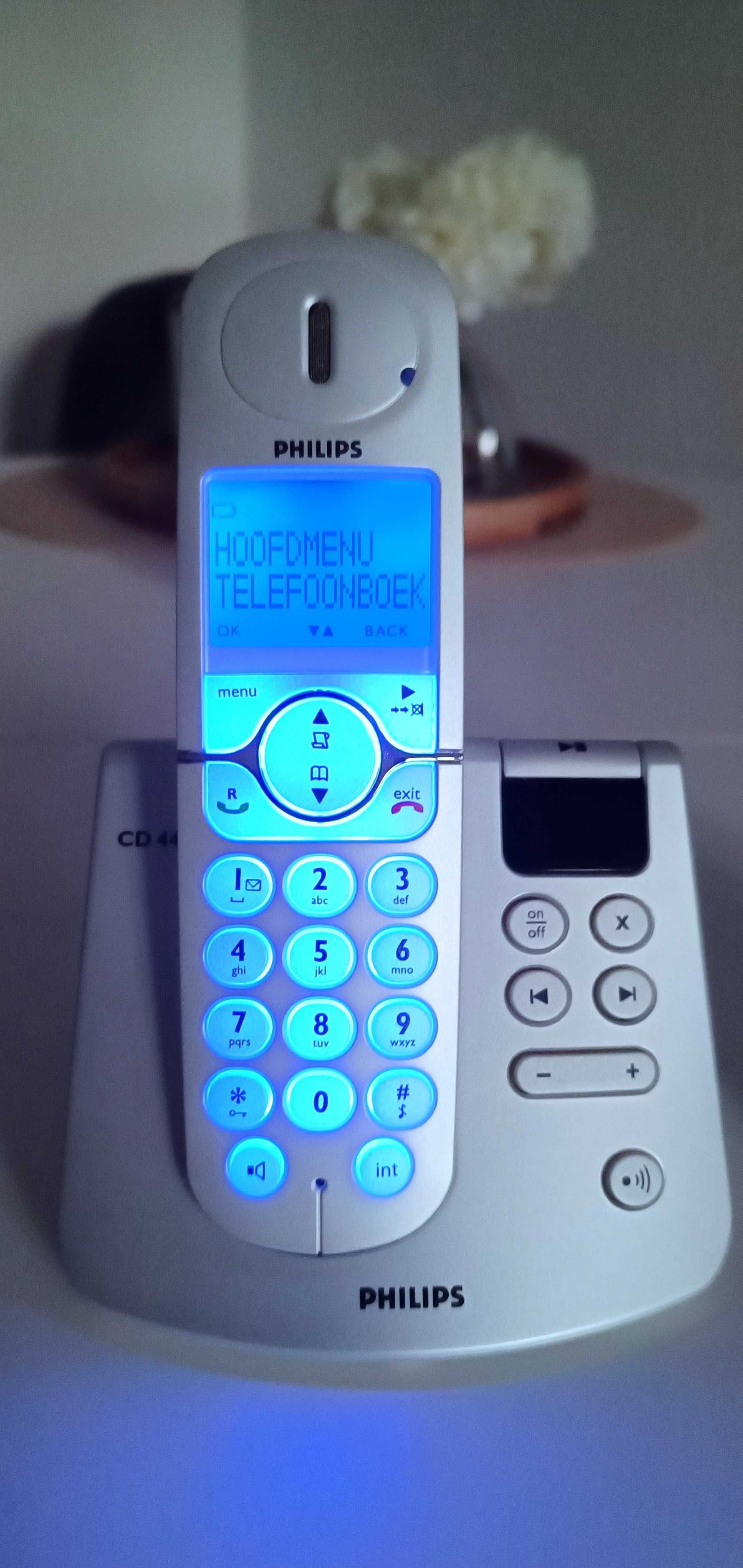 Telefon bezprzewodowy z sekretarką PHILIPS CD 445 3 szt