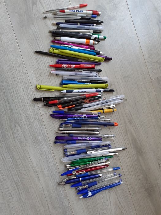 Długopisy szkolne.