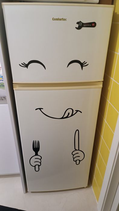 Frigorífico e microondas