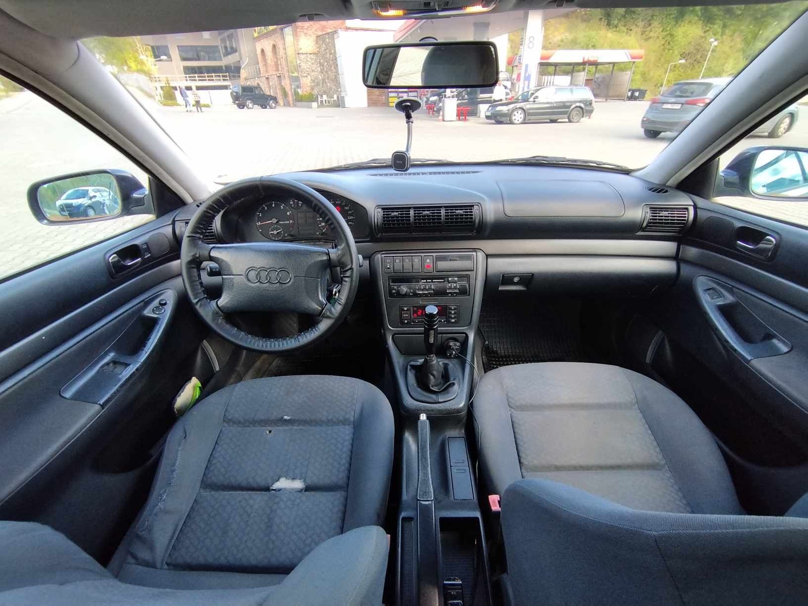 Audi A4B5 1.6 benzyna