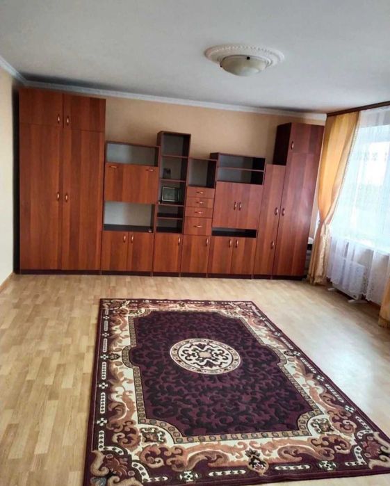 Продається двокімнатна квартира в м. Тисмениця