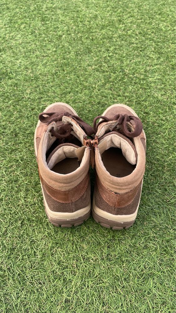 Botas de Criança tamanho 34