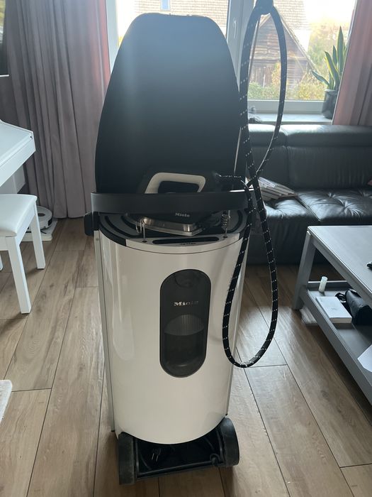 Stacja parowa Miele -stanowisko do prasowania