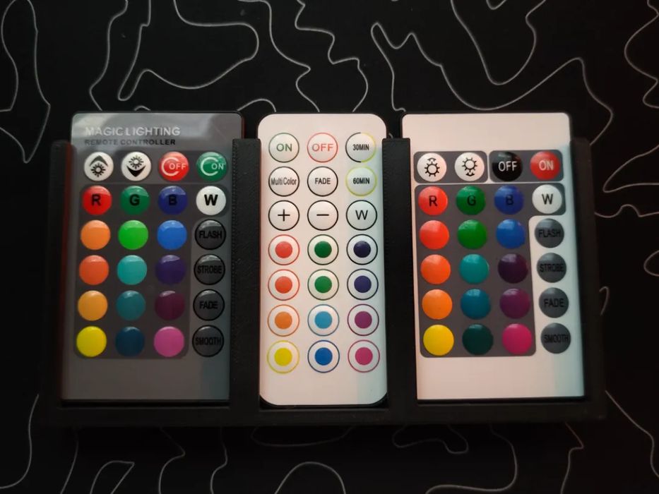 Suporte para 3 Comandos de Controlo Remoto