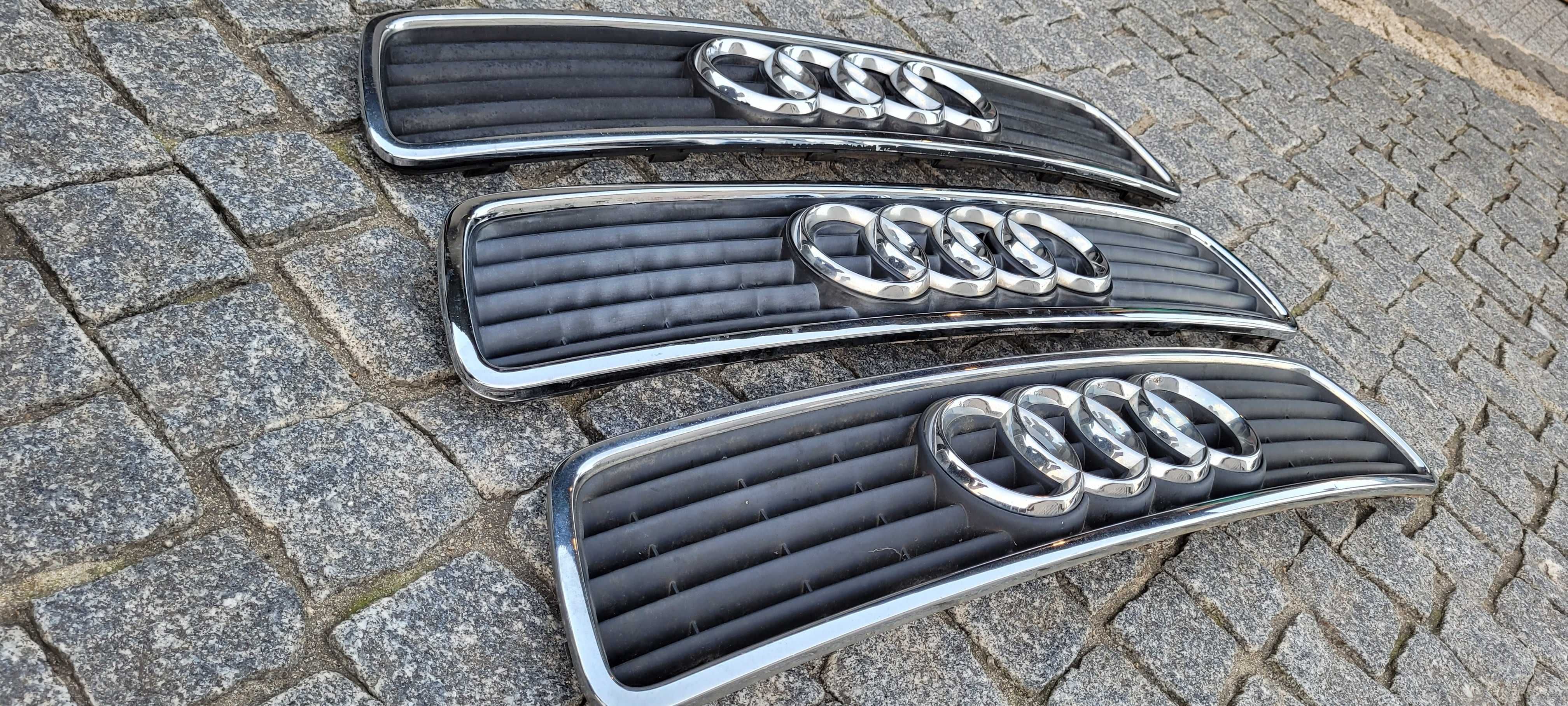 AUDI A4 B5 (8D)- Grelhas Capô ORIGINAIS em Excelente Estado