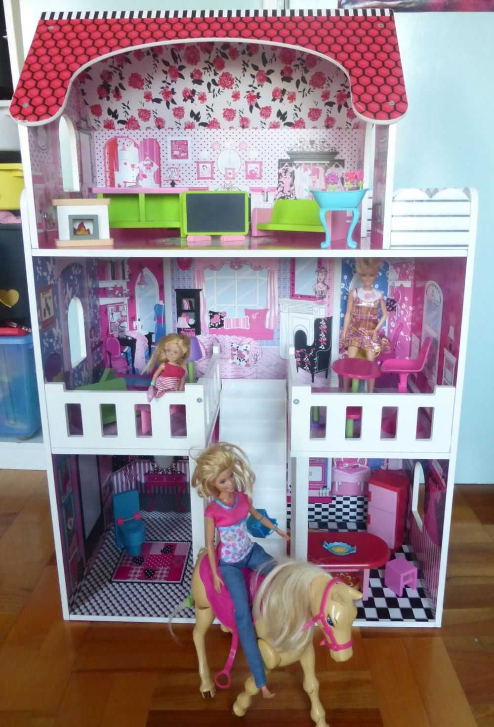 Duży drewniany domek dla lalek + lalki Barbie + koń Mattel