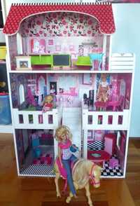 Duży drewniany domek dla lalek + lalki Barbie + koń Mattel