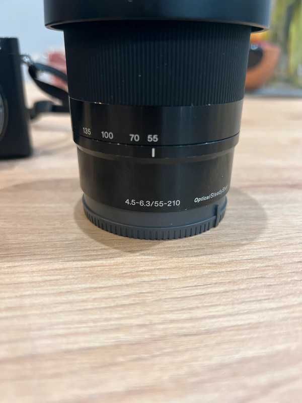 Sony A6300 + Sony 55-210 i Viltrox AF 40