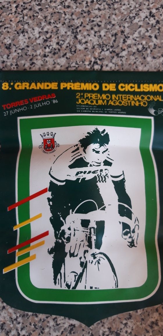 Conjunto de 2 Galhardetes Antigos Troféu Joaquim Agostinho