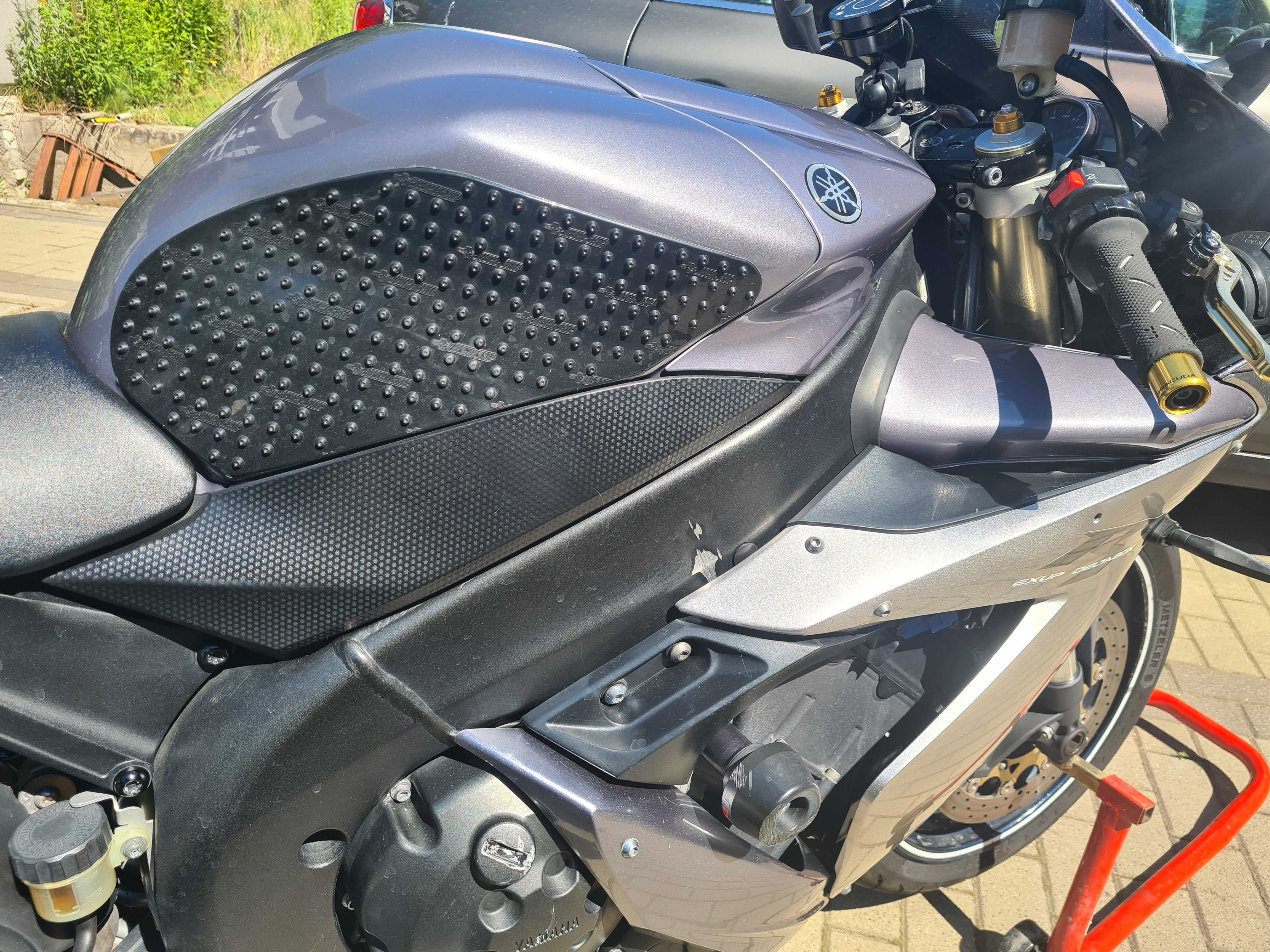 Yamaha R1 RN12 2005r
