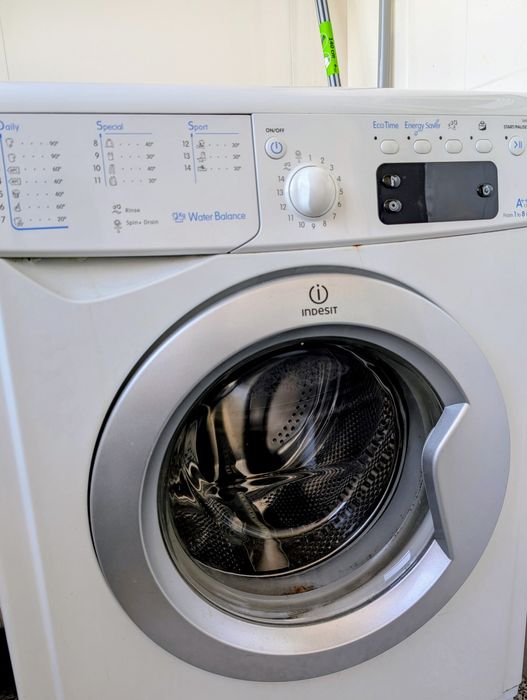 Máquina de Lavar Roupa Indesit 8kg - Avariada