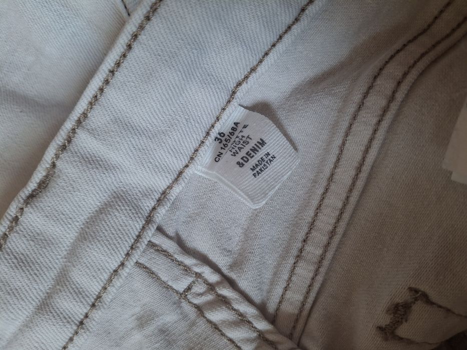 spodnie z szeroką nogawką i wysokim stanem